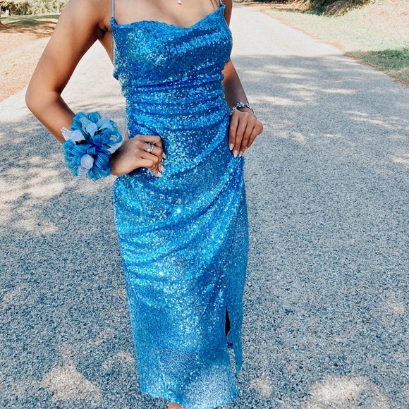 BLUE DRESS - Picture 1 of 3